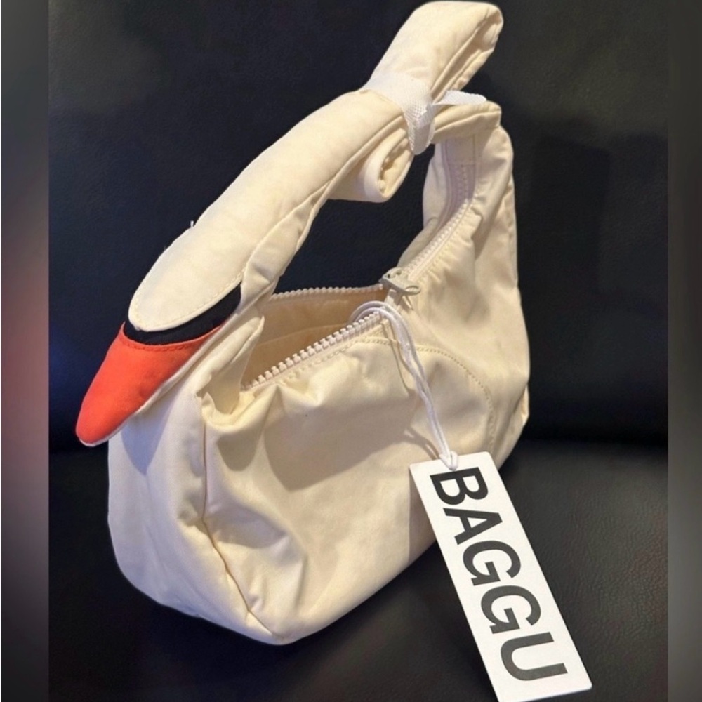 BAGGU Mini Bag in Cream with Orange and Black Accents
